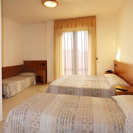 Hotel Alla Rotonda 리도 디 예솔로 외부 사진