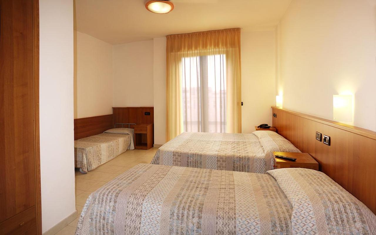 Hotel Alla Rotonda 리도 디 예솔로 외부 사진