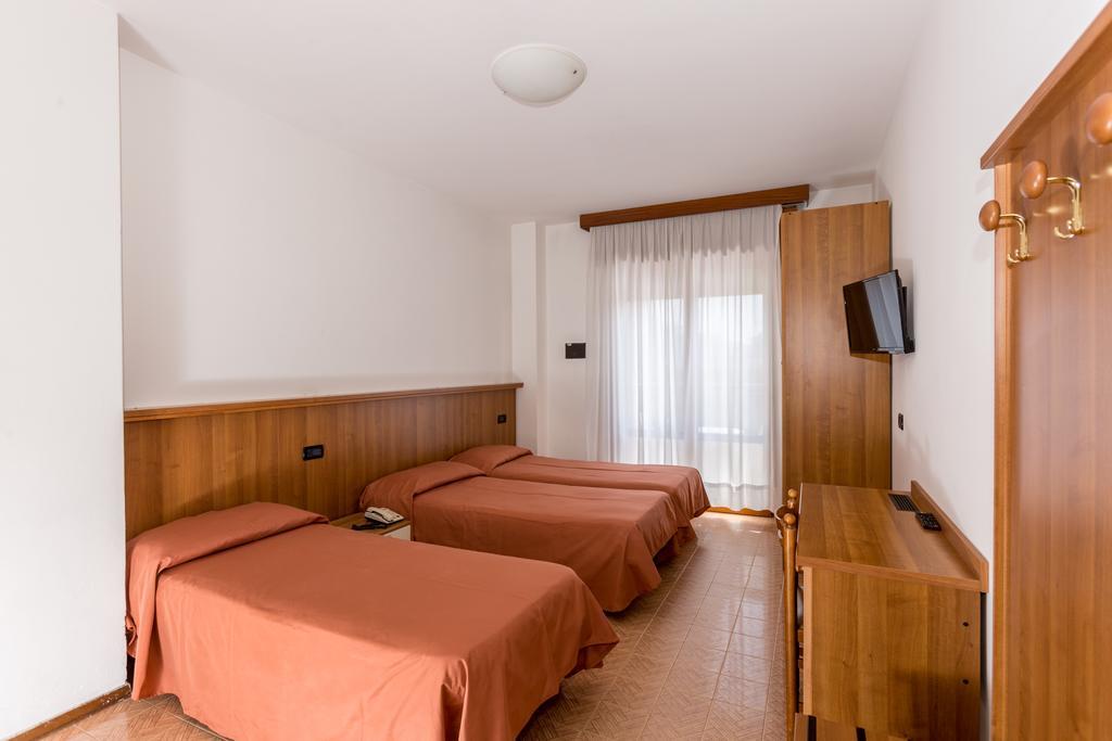 Hotel Alla Rotonda 리도 디 예솔로 외부 사진