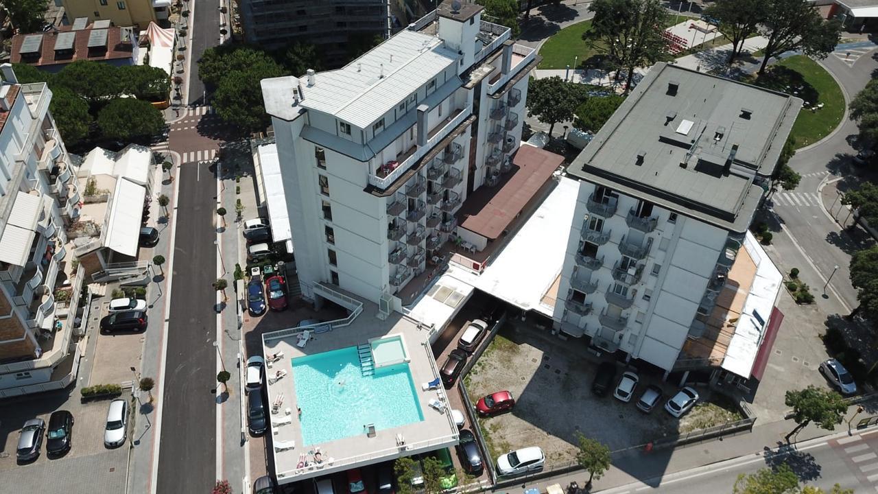 Hotel Alla Rotonda 리도 디 예솔로 외부 사진